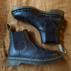 Dr. Martens 2976 Chelsea Boot - Women's Size 8